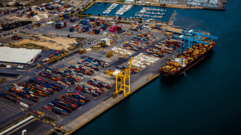 Container Imbalance Fee: Hafen New York führt Strafen ein