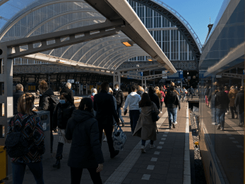 Chaos an Flughäfen lässt Bahn boomen