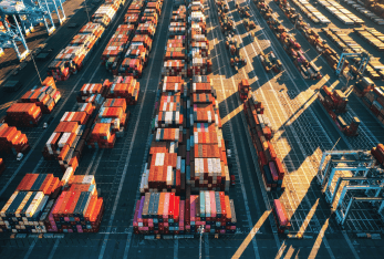 Preise für Containertransporte stürzen ein