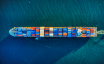 Chinesische Reederei kauft wesentlichen Anteil am Hamburger Hafen